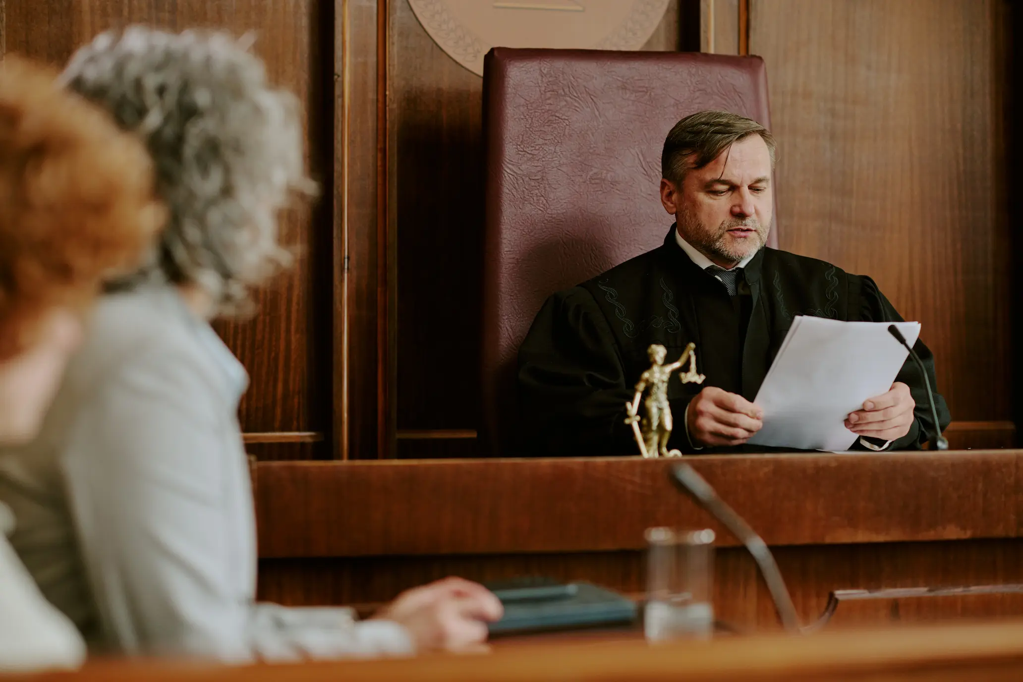 Leia mais sobre o artigo Tribunal do júri: etapas, técnicas de defesa e atuação do advogado